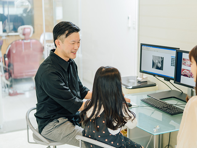 お子さんだけでなく、大人の矯正治療の実績も豊富です