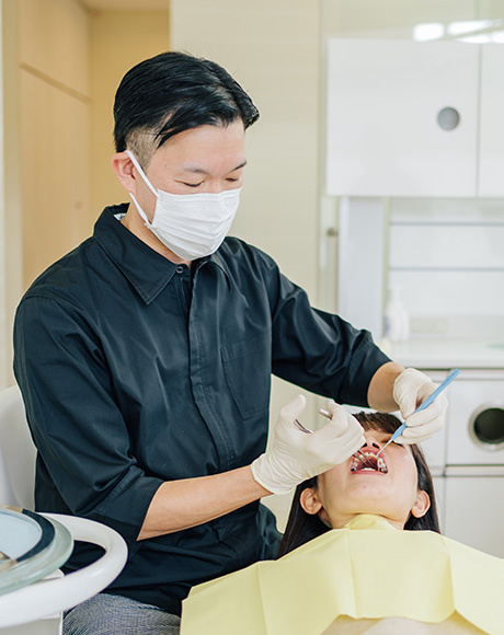 矯正治療を専門とする歯科医師が治療を担当します